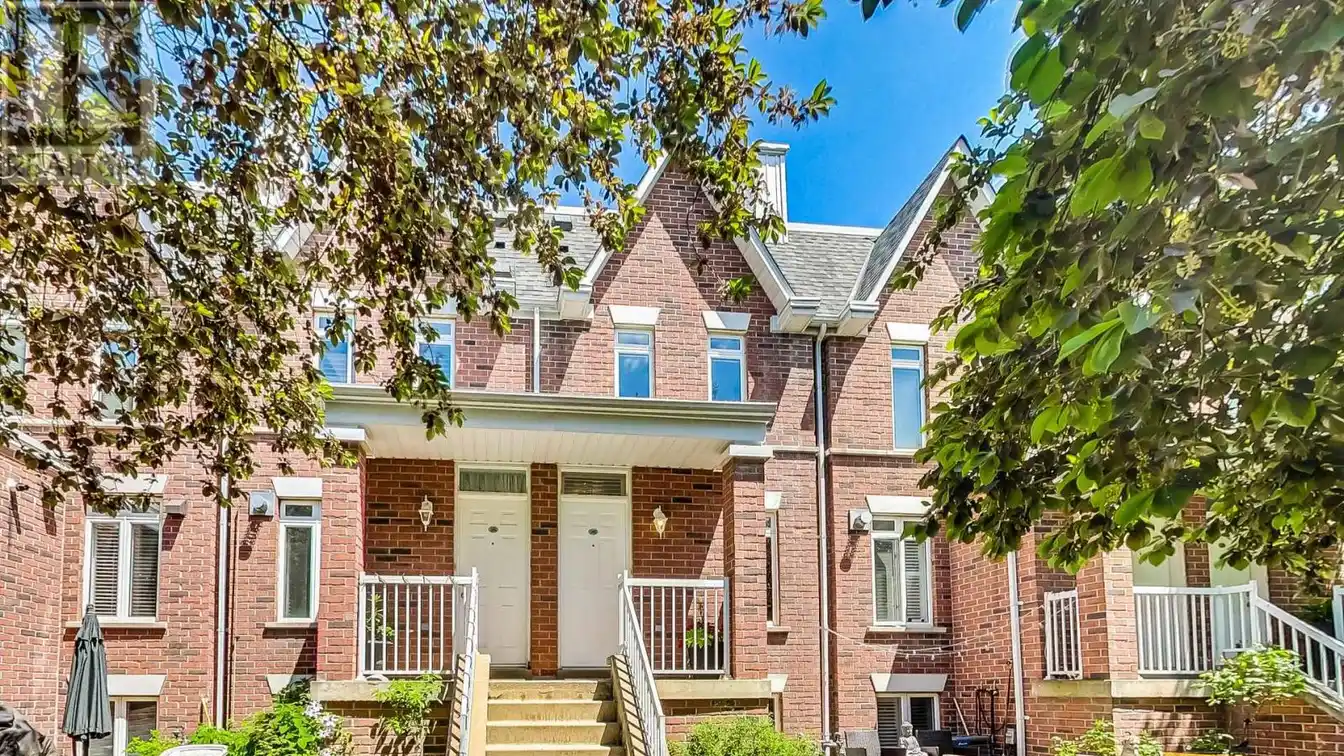 Spacious Downtown Townhouse