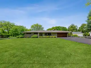 3.5-acre Kennedy-style Compound Near Metra