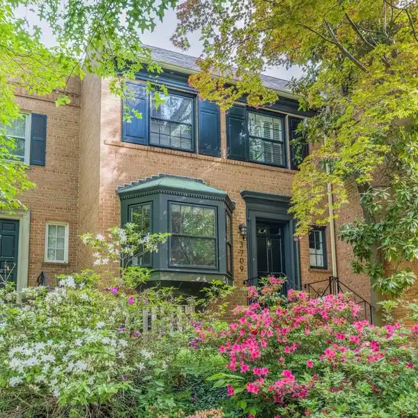 RENOVATED CITY TOWNHOME WITH PEACEFUL OUTDOOR SPACES