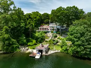 Beautiful Adirondack Styled Lake Retreat