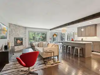 Chic Mountain Modern Home in Deer Lake Village