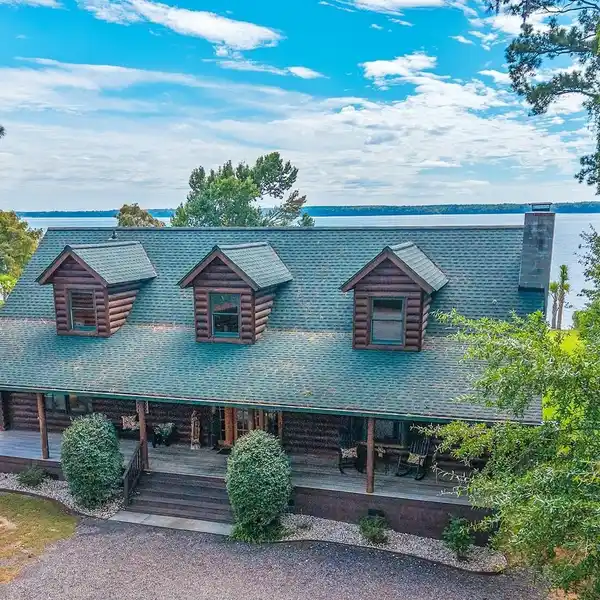 CUSTOM-BUILT LOG CABIN ON LAKE MARION