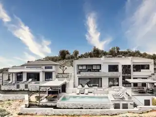 Luxury Six Bedroom Sea View Villa for Rent