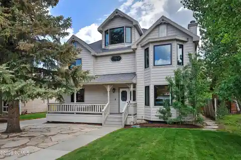 Comfort and Convenience in Sought-after Prospector