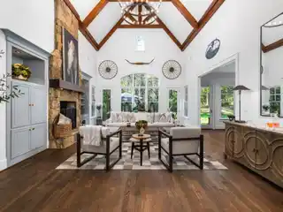 Delightful and Secluded Estate - Valley View