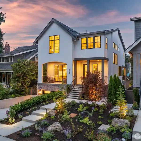 NEW CONSTRUCTION WITH INTENTION IN EVERY DETAIL