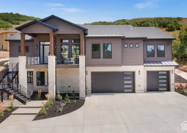 THOUGHTFULLY CRAFTED NEW CONSTRUCTION HOME