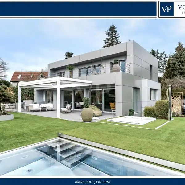 DESIGNER VILLA WITH PANORAMIC VIEWS, POOL, WHIRLPOOL AND GARAGE