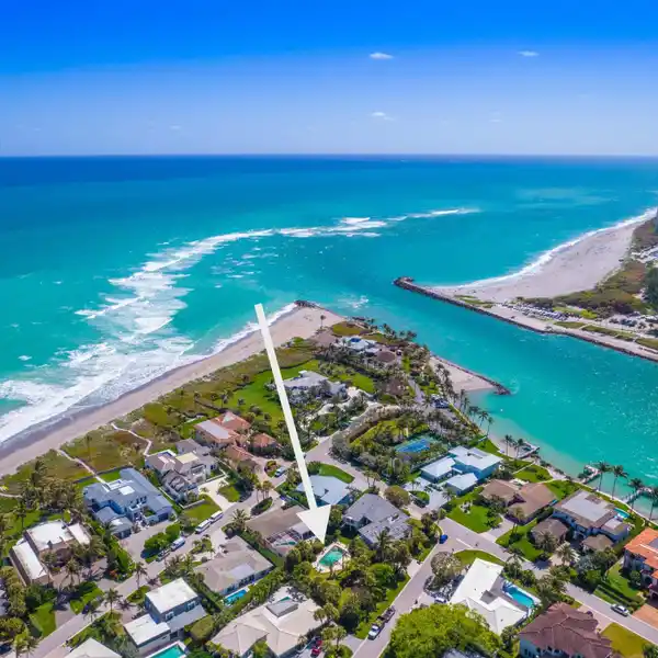 INCREDIBLE HOME OPPORTUNITY IN A PERFECT JUPITER COMMUNITY