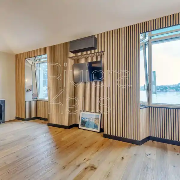 BRIGHT COMPLETELY REFURBISHED APARTMENT