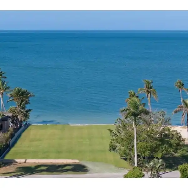 EXCITING BEACHFRONT OPPORTUNITY