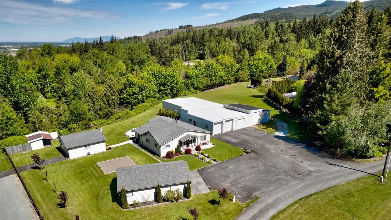 Private Living in a Peaceful Setting