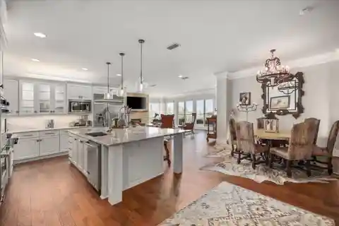 Rare Luxury Home in Villa De Leon