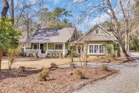 Lowcountry Charm with Modern Convenience