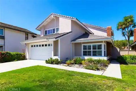 Beautifully Maintained Home in Desirable Woodbridge