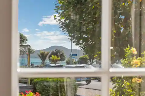 Delightful Seaside Home
