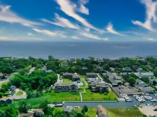 Beautiful End Unit Rental in a Newly Built Waterfront Community