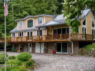 First Class Lakefront Home