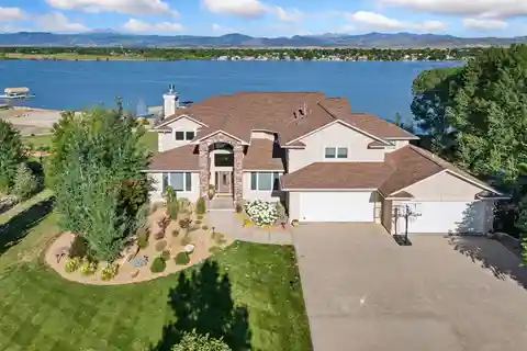 The Ultimate in Luxury Lakefront Living