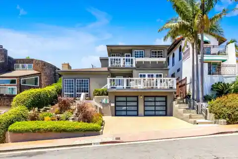 Distinctive Residence a Few Blocks to the Ocean