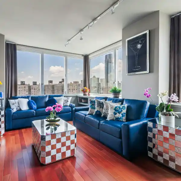 INCREDIBLE CORNER UNIT PERCHED ON THE 27TH FLOOR