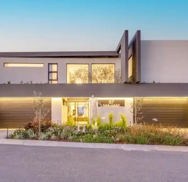 FIVE BEDROOMS PLUS STUDY HOME FOR SALE IN IN STEYN CITY.