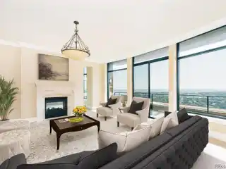 Exceptional Residence in Penterra Plaza