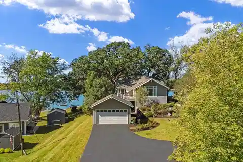 Lakefront Retreat on Scenic Whitewater Lake!