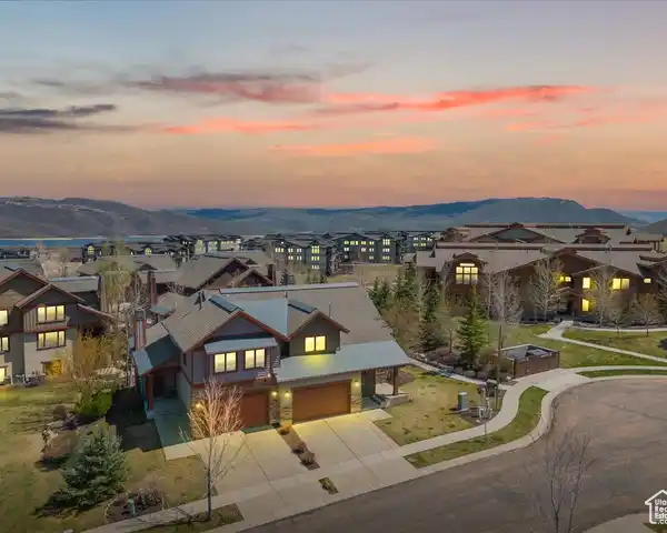 BEAUTIFULLY DESIGNED HOME FULL OF LUXURY DETAILS