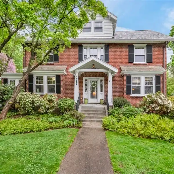 GREAT PROPERTY IN A GREAT LOCATION