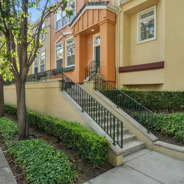 POPULAR FLOOR PLAN TOWNHOUSE