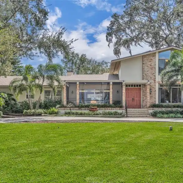 BEAUTIFULLY MAINTAINED LAKEFRONT HOME