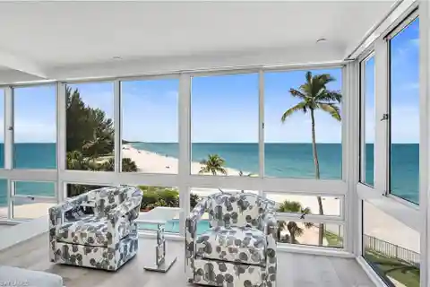 Comfort and Coastal Luxury at Royal Palm Club