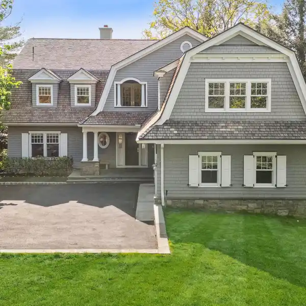 PRIVATE PROPERTY ON PRIME WATERFRONT