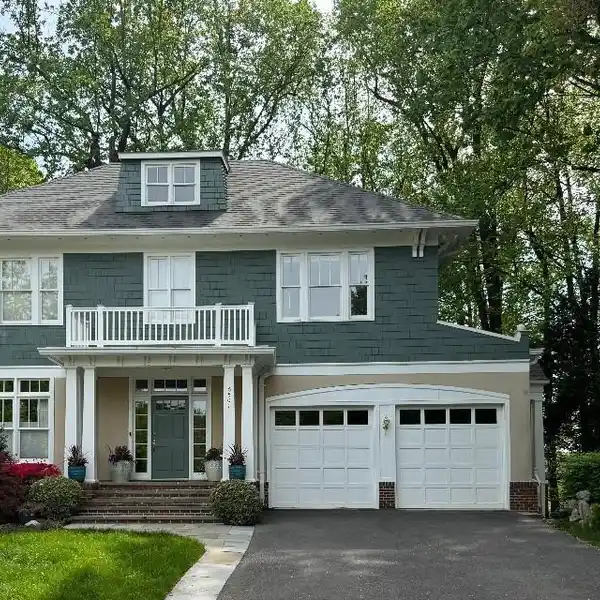 ELEGANT CUL-DE-SAC COLONIAL BACKING TO WOODS