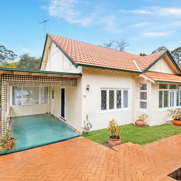 VERSATILE HOME WITH BEAUTIFUL PERIOD FEATURES