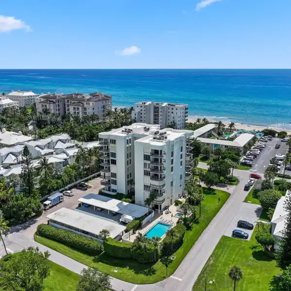 RENOVATED RESIDENCE WITH NO EXPENSE SPARED