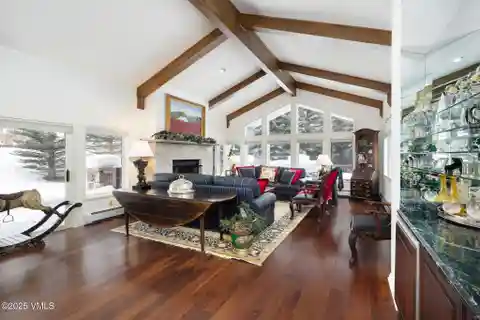 Delightful Mountain Residence in Exclusive Arrowhead