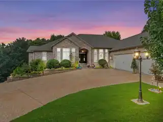 Luxury Highlands Retreat with Chef’s Kitchen & Scenic Privacy