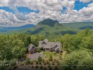 Mountain Elegance with Understated Luxury