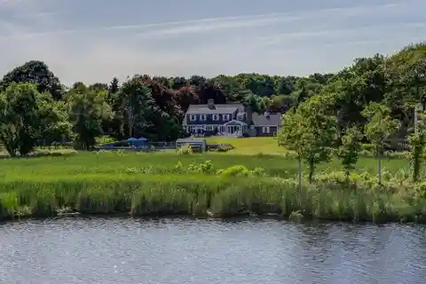 Waterfront Saltbox in a Special Neighborhood