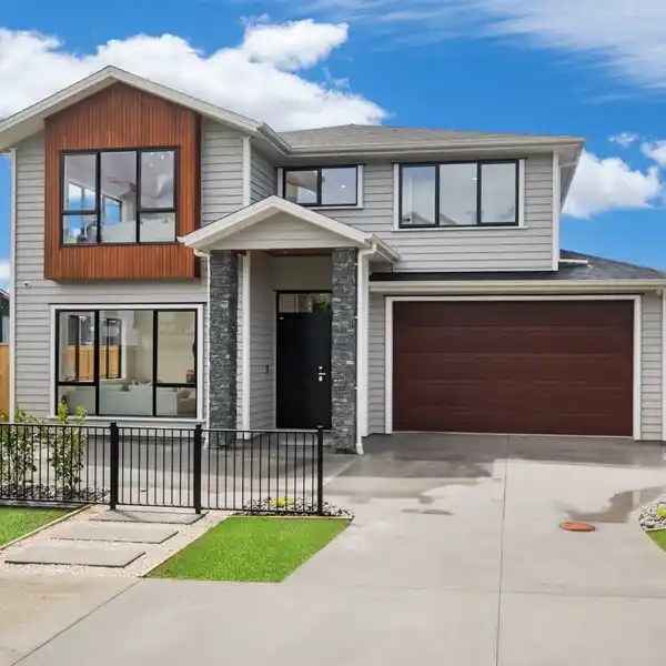 ELEGANT MULTI-GENERATIONAL HOME IN PEACEFUL POCKET