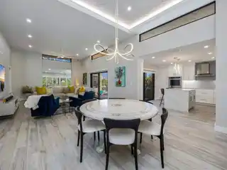 Exquisite Villa in Vibrant Pelican Bay