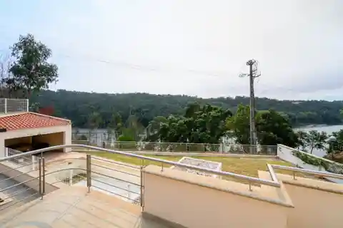 Renovated Villa with Expansive Gardens