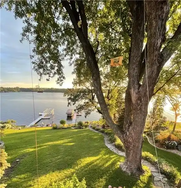 BEAUTIFUL PROPERTY ON SOUGHT-AFTER LAKE MARION