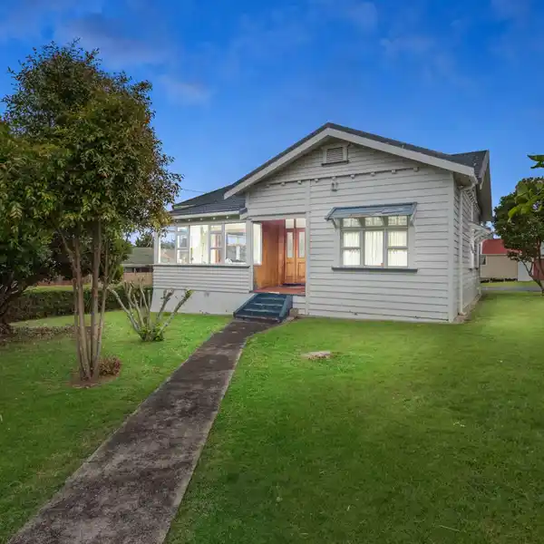 CHARMING EARLY-CENTURY HOME