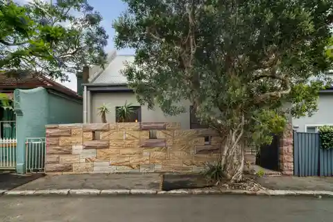 Architect-Designed Haven with Quiet Privacy