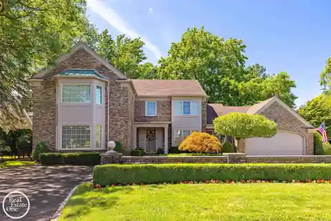 Gracious Colonial in Prestigious Rose Terrace