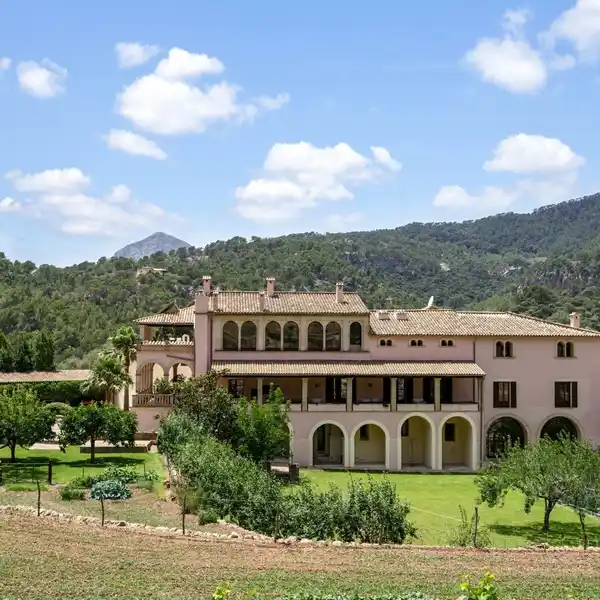 EXCLUSIVE MANSION NESTLED IN THE TRAMUNTANA MOUNTAINS