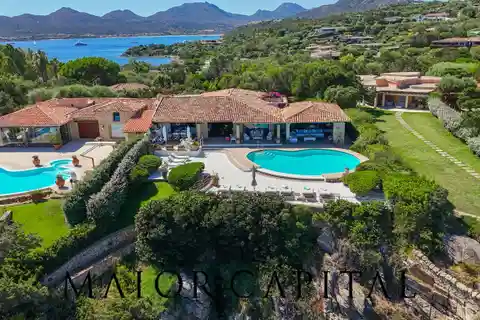 Waterfront Villa on the Cliffs of Punta Lada